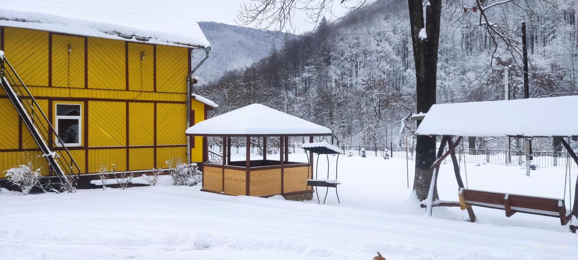 Дім З Видом На Гори. Vizhenka Exterior photo